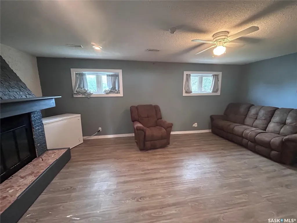500 Willow Bay Estevan SK S4A 2G4