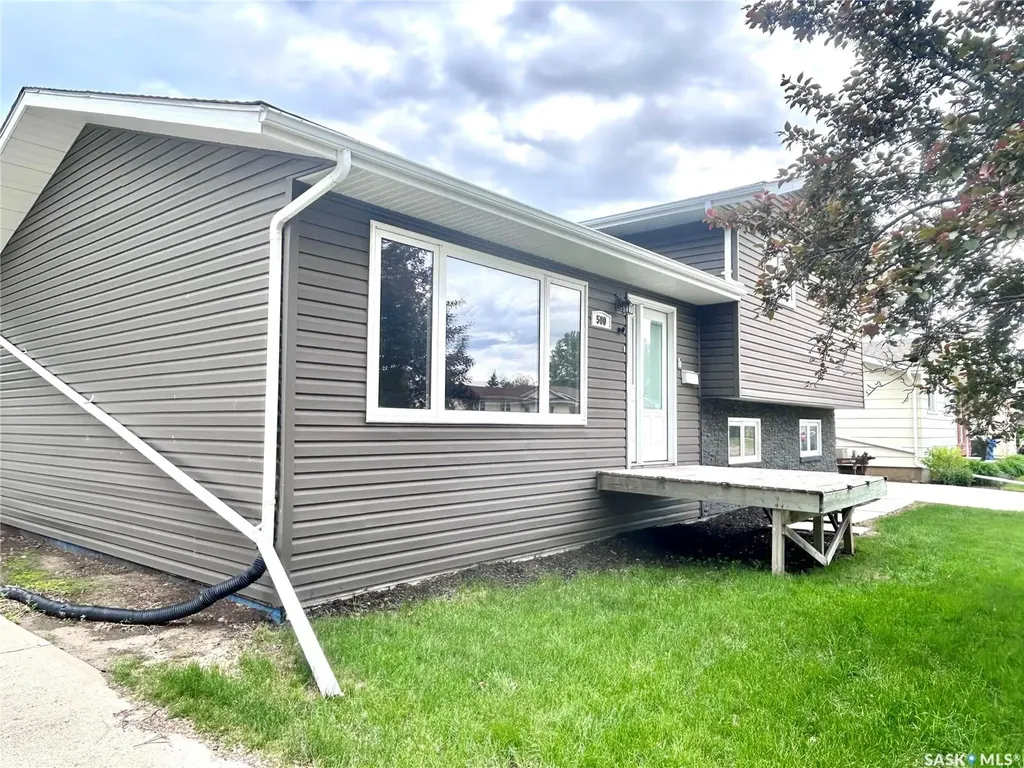 500 Willow Bay Estevan SK S4A 2G4
