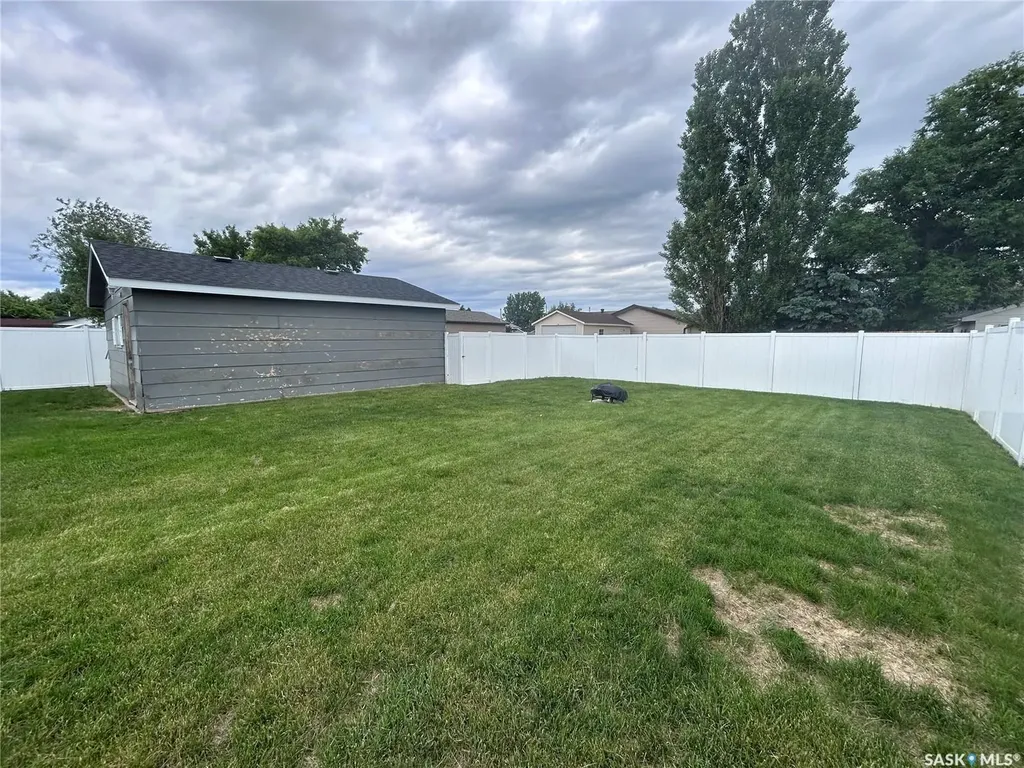 500 Willow Bay Estevan SK S4A 2G4