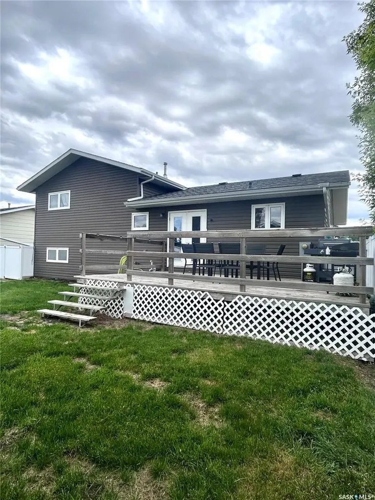 500 Willow Bay Estevan SK S4A 2G4