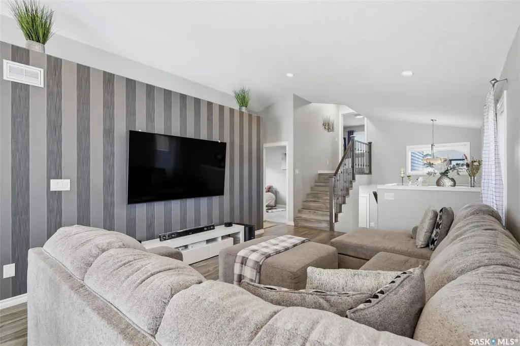 351 Kolynchuk Manor Saskatoon SK S7T 0W3
