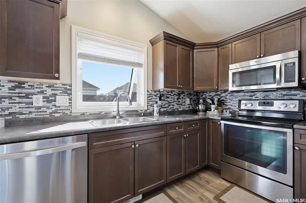 351 Kolynchuk Manor Saskatoon SK S7T 0W3