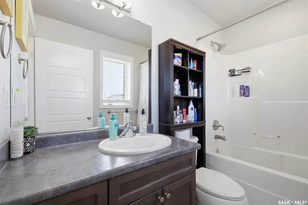 351 Kolynchuk Manor Saskatoon SK S7T 0W3