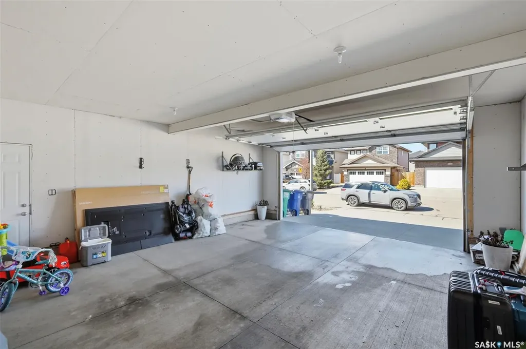 351 Kolynchuk Manor Saskatoon SK S7T 0W3