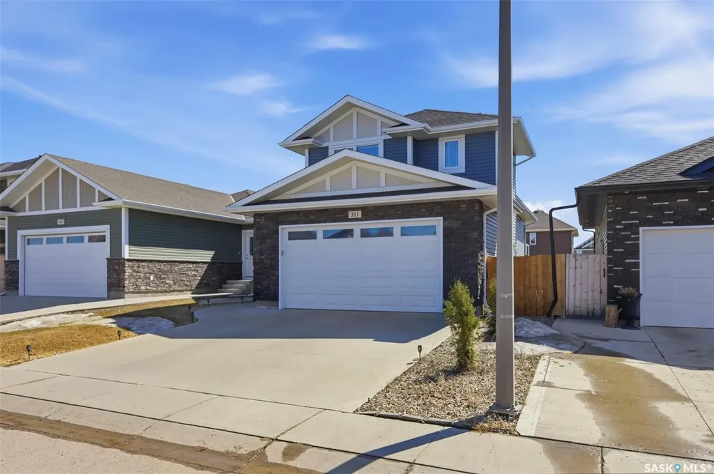 351 Kolynchuk Manor Saskatoon SK S7T 0W3