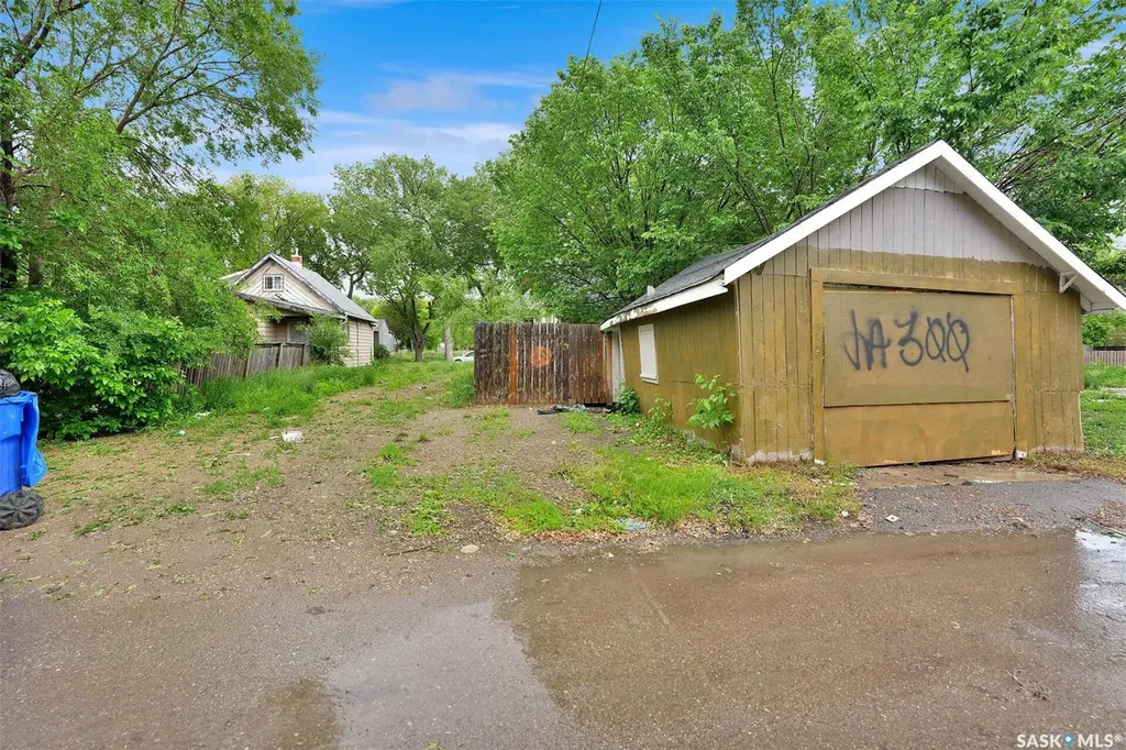 1146 Robinson Street Regina SK S4T 2M9
