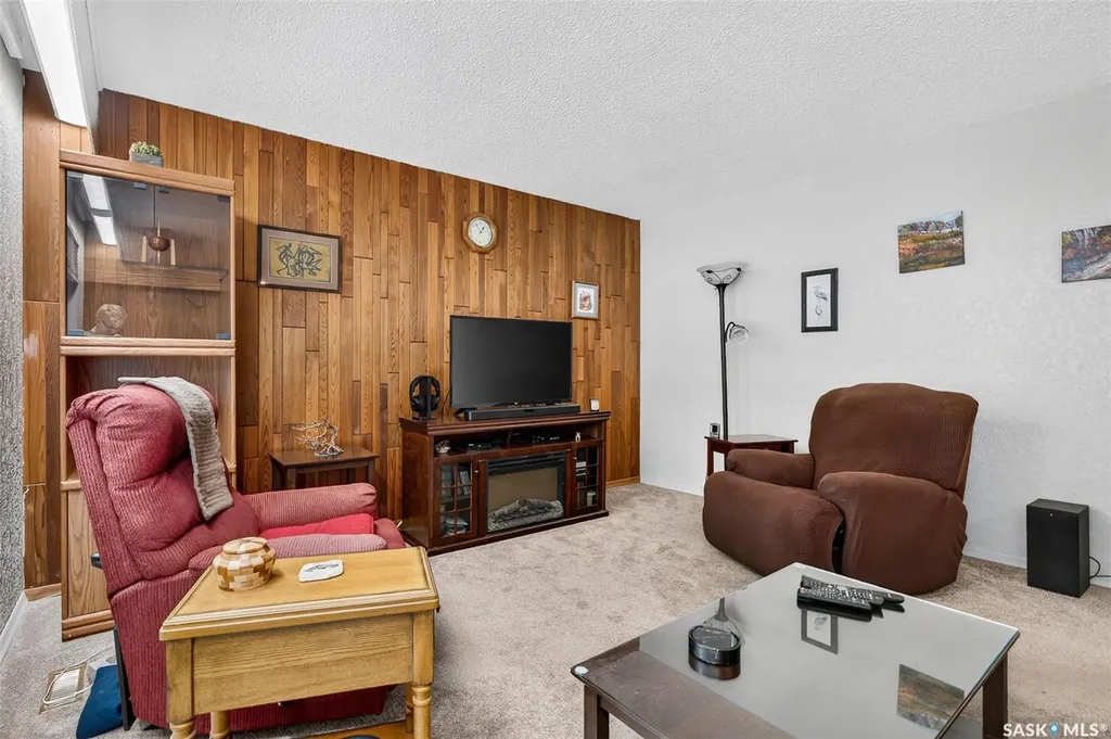 1612 Rutherford Street Moose Jaw SK S6H 7C7