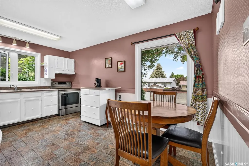 1612 Rutherford Street Moose Jaw SK S6H 7C7
