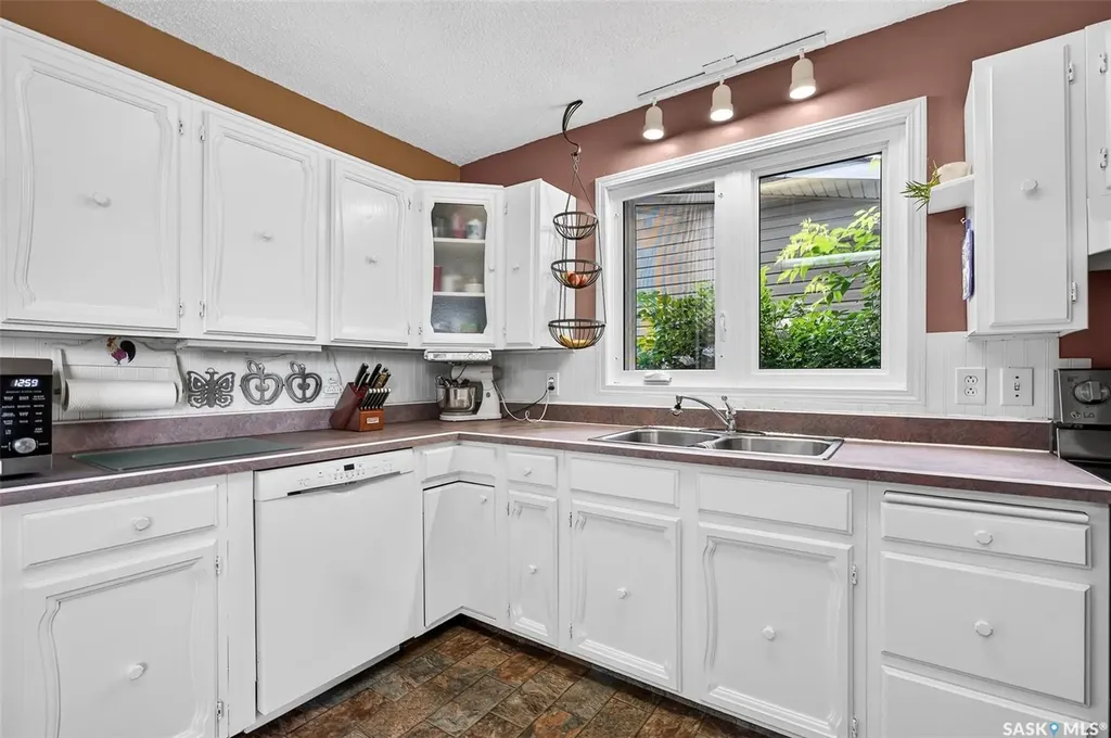 1612 Rutherford Street Moose Jaw SK S6H 7C7