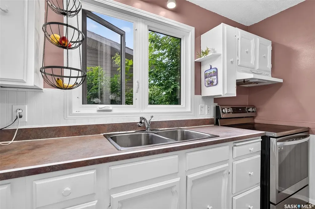 1612 Rutherford Street Moose Jaw SK S6H 7C7