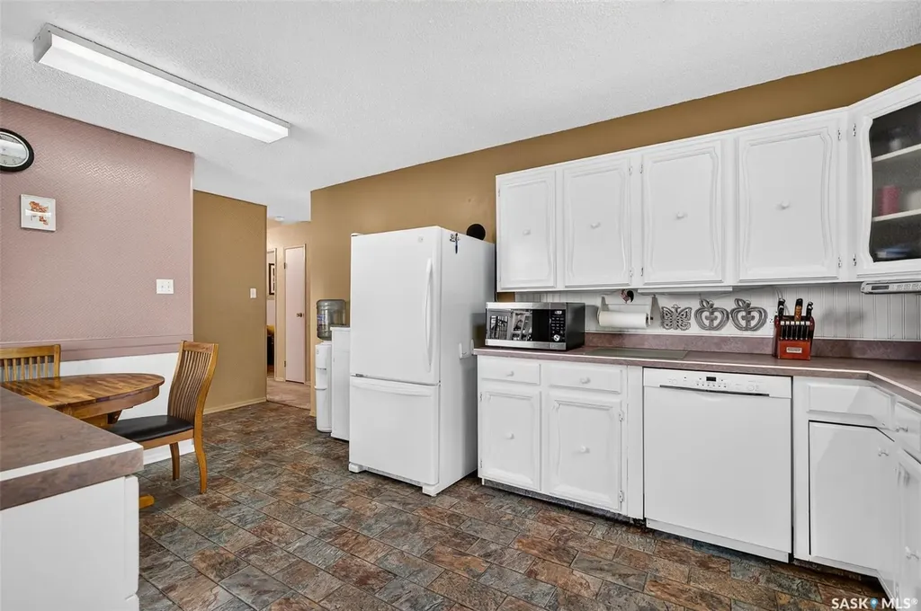 1612 Rutherford Street Moose Jaw SK S6H 7C7