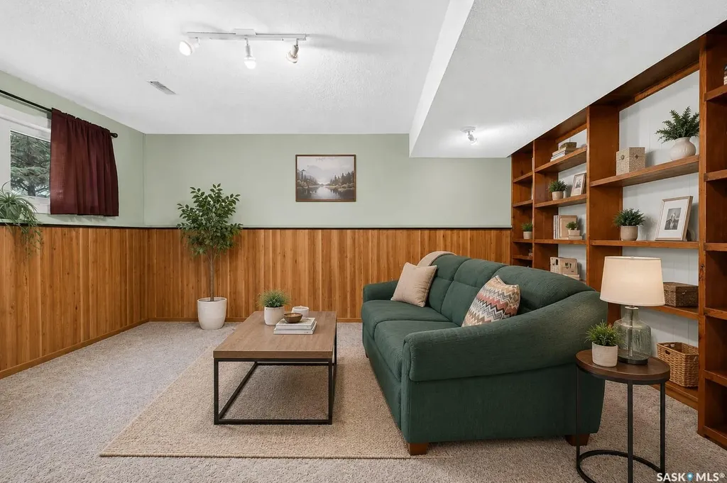 1612 Rutherford Street Moose Jaw SK S6H 7C7