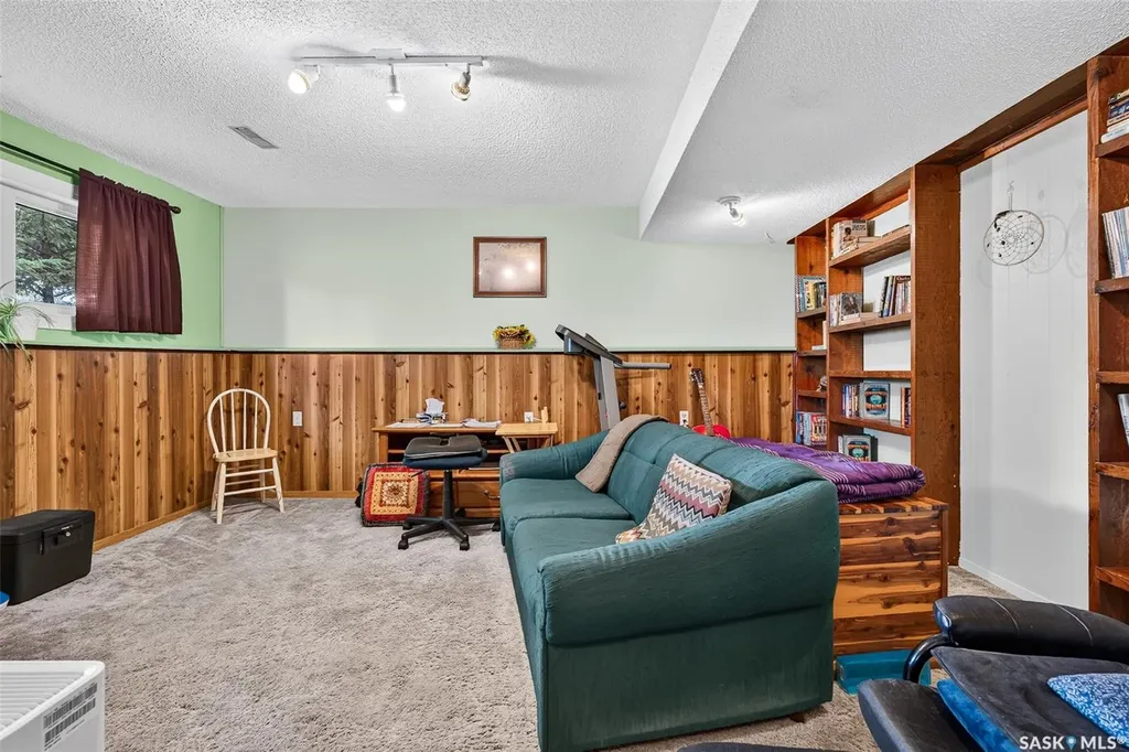 1612 Rutherford Street Moose Jaw SK S6H 7C7