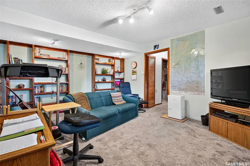 1612 Rutherford Street Moose Jaw SK S6H 7C7