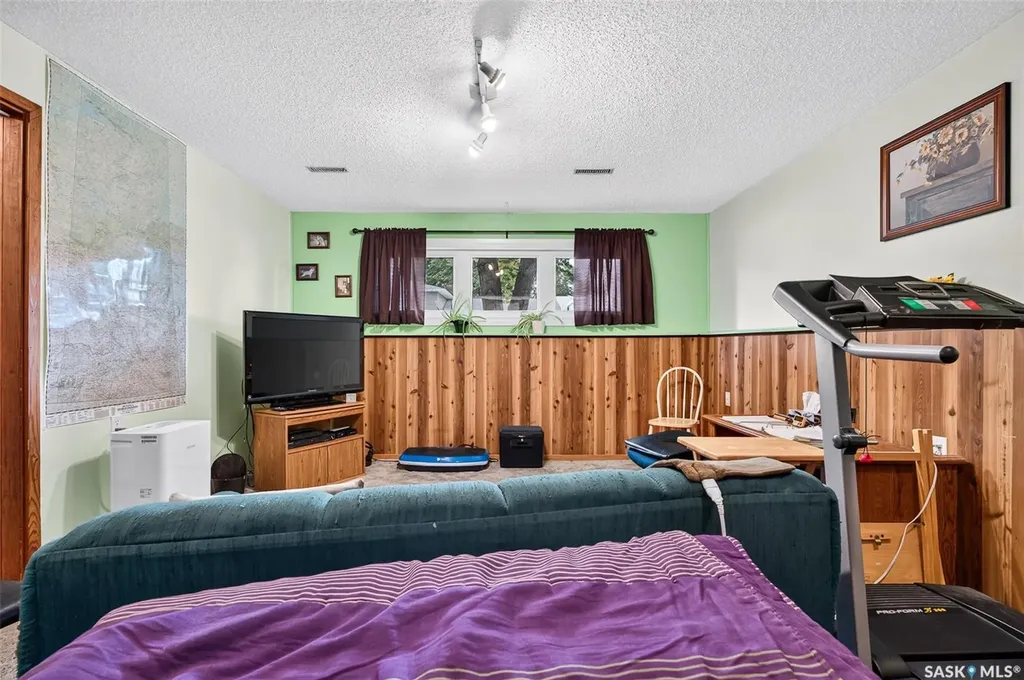 1612 Rutherford Street Moose Jaw SK S6H 7C7