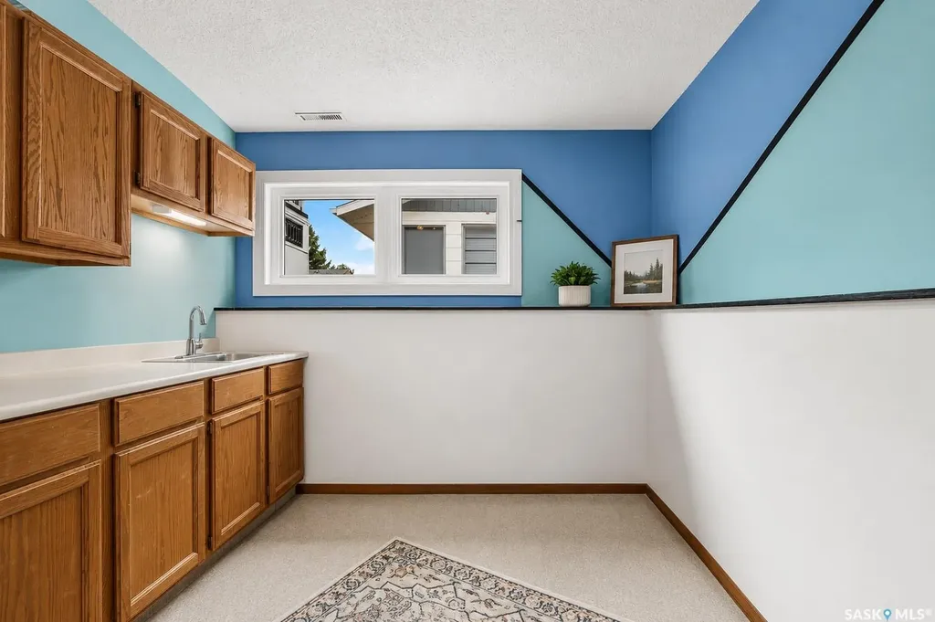 1612 Rutherford Street Moose Jaw SK S6H 7C7