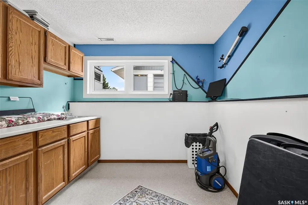 1612 Rutherford Street Moose Jaw SK S6H 7C7