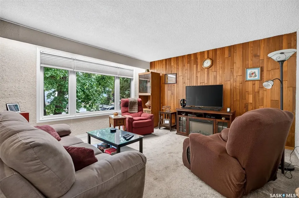 1612 Rutherford Street Moose Jaw SK S6H 7C7