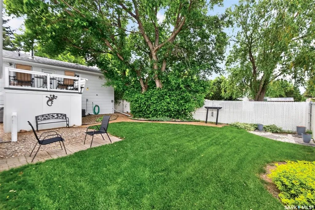 1612 Rutherford Street Moose Jaw SK S6H 7C7