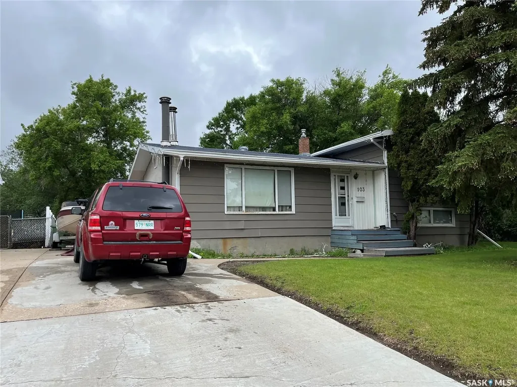 103 Matheson Crescent Regina SK S4R 5C3