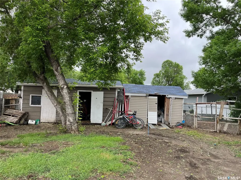 103 Matheson Crescent Regina SK S4R 5C3