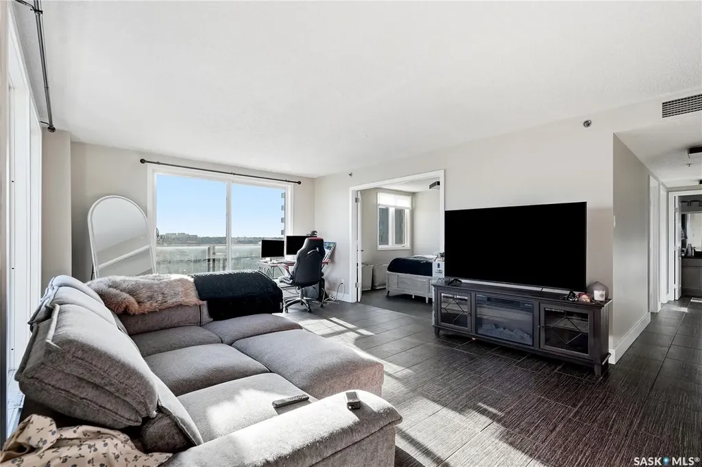 320 5th Avenue N Saskatoon SK S7K 2P5
