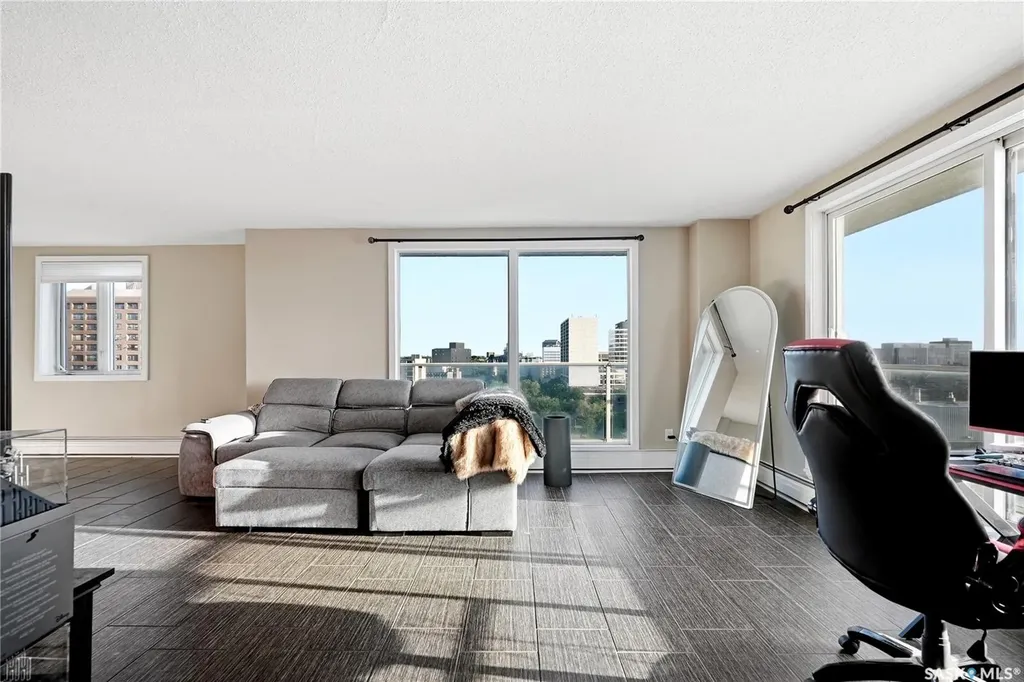 320 5th Avenue N Saskatoon SK S7K 2P5