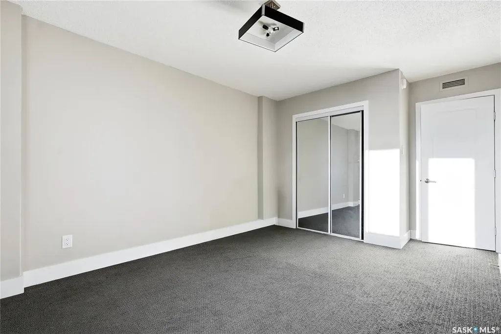 320 5th Avenue N Saskatoon SK S7K 2P5