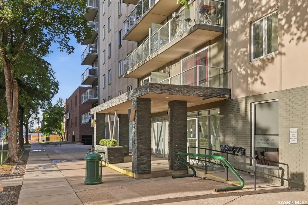 320 5th Avenue N Saskatoon SK S7K 2P5