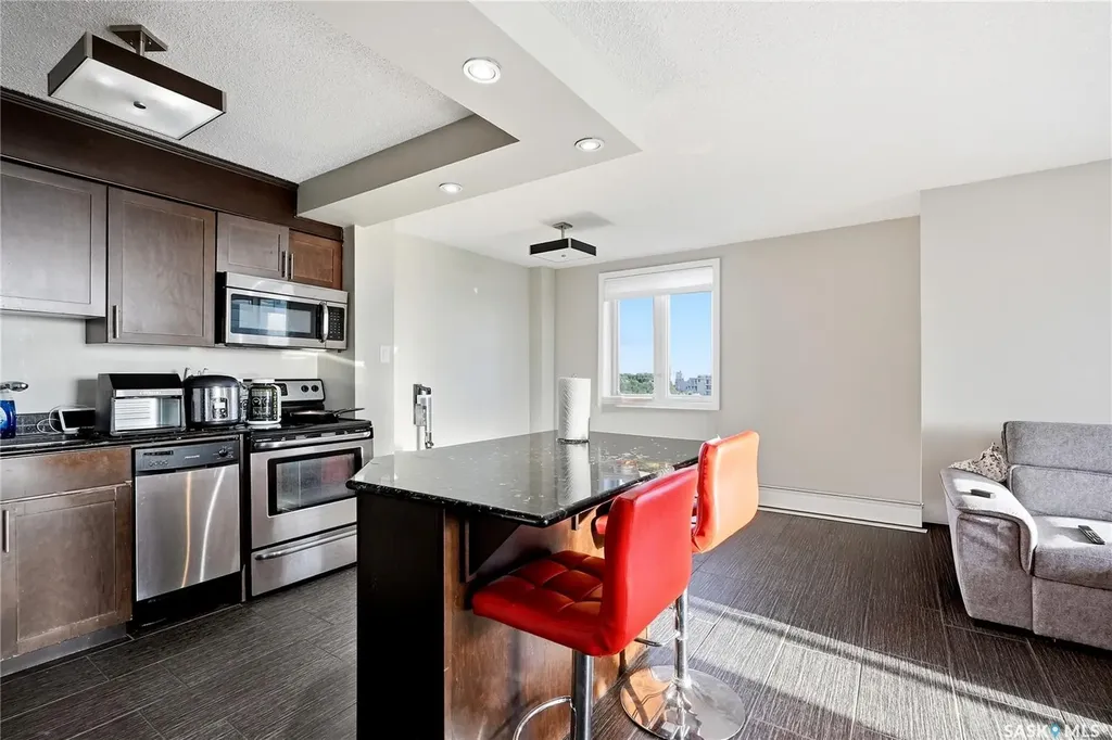 320 5th Avenue N Saskatoon SK S7K 2P5