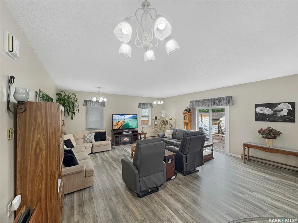 602 104th Street North Battleford SK S9A 1M8