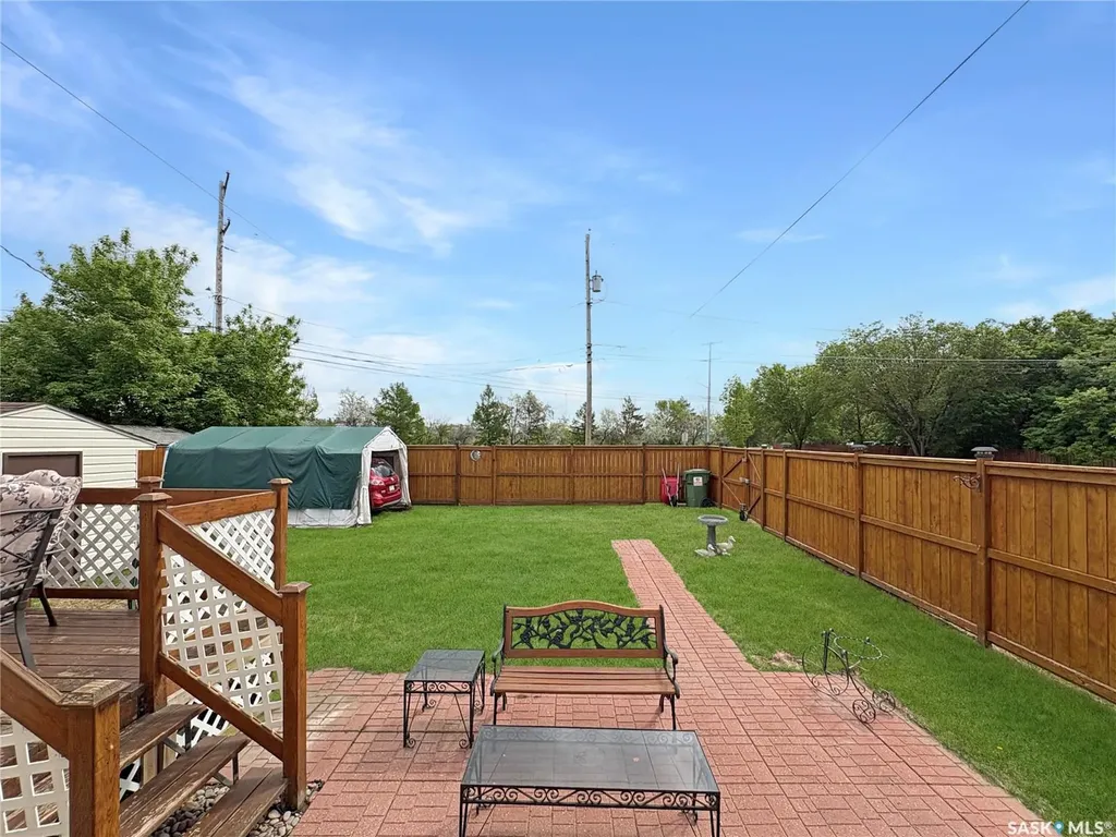 602 104th Street North Battleford SK S9A 1M8