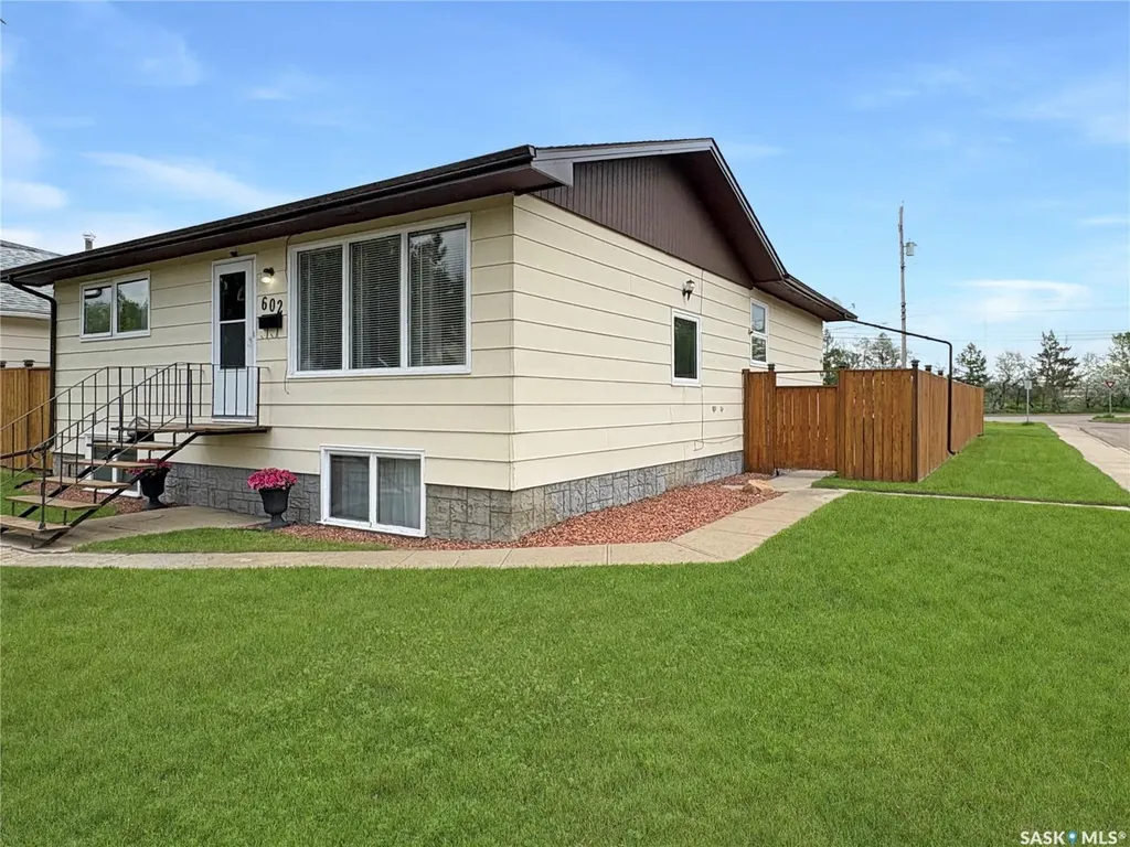 602 104th Street North Battleford SK S9A 1M8