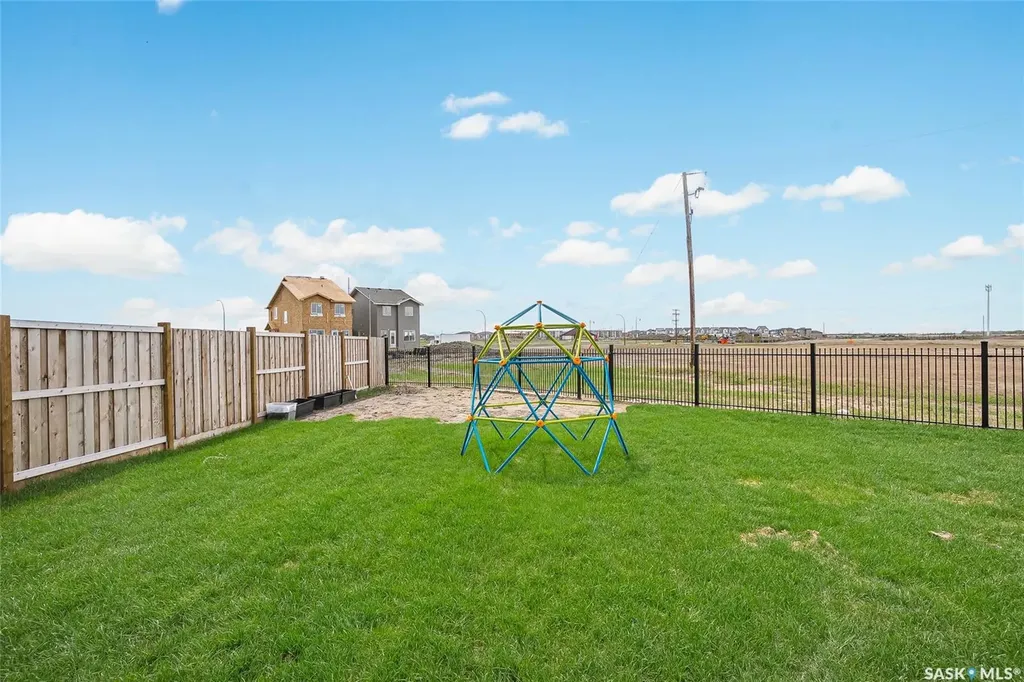 862 Bentley Manor Saskatoon SK S7L 6P4