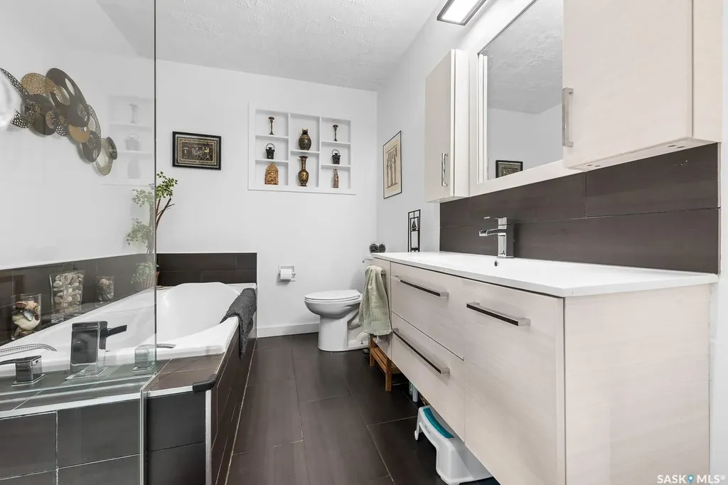 10 Bastedo Crescent Regina SK S4T 6X9