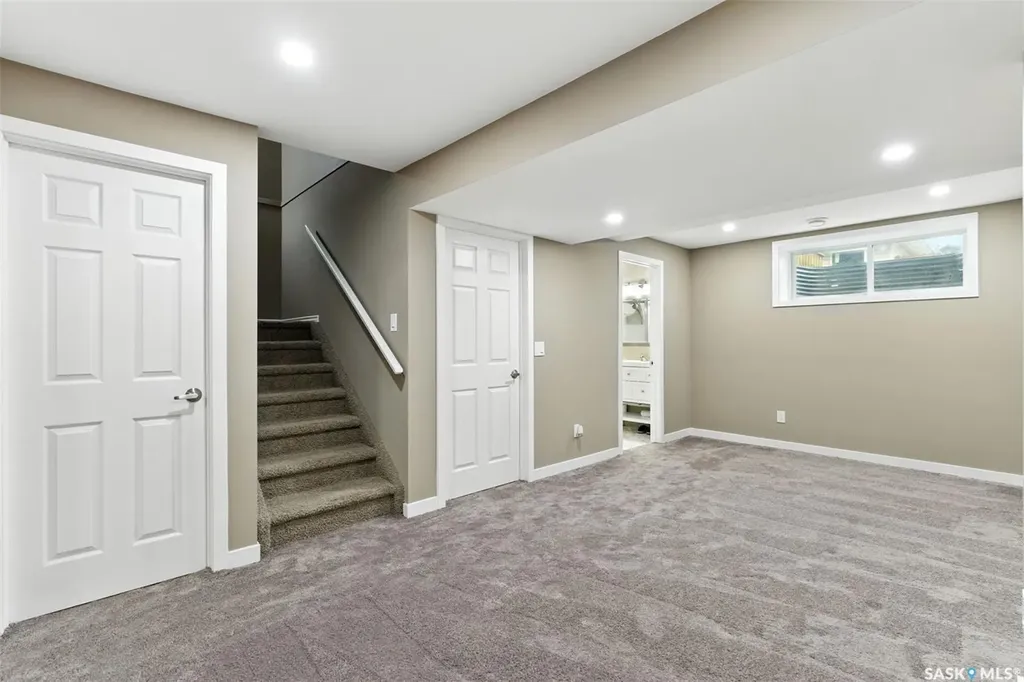 380 Willowgrove Lane Saskatoon SK S7W 0E5