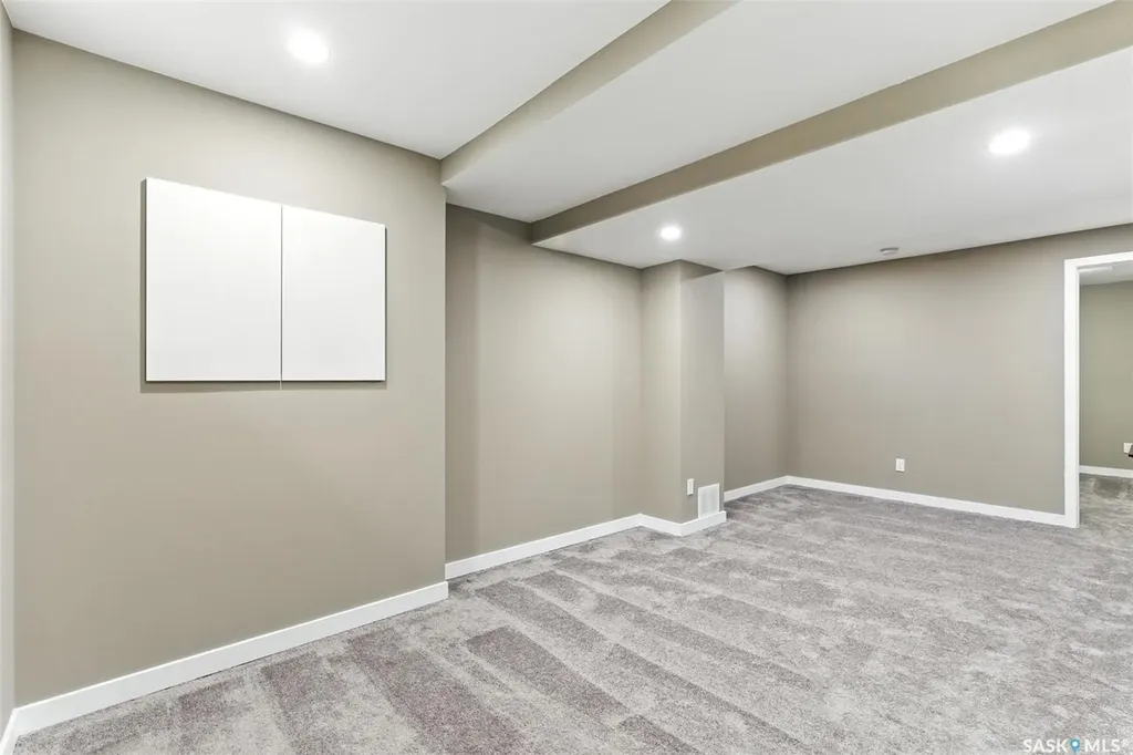 380 Willowgrove Lane Saskatoon SK S7W 0E5