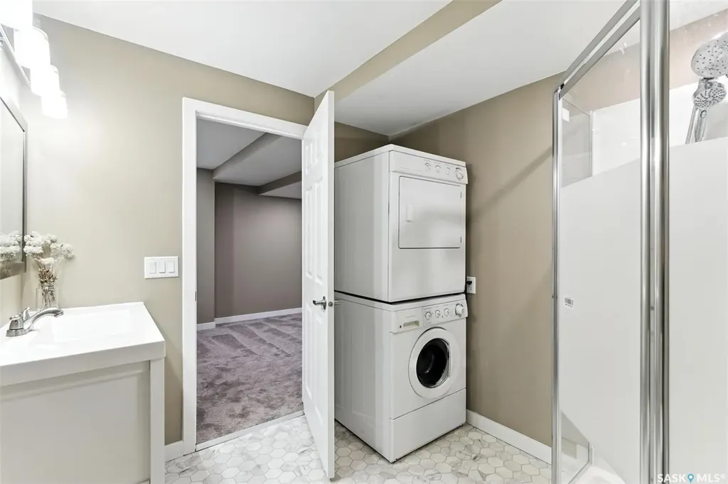 380 Willowgrove Lane Saskatoon SK S7W 0E5