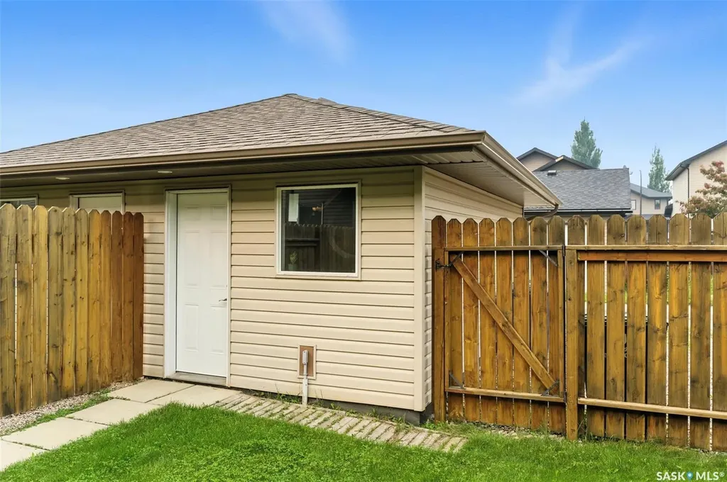 380 Willowgrove Lane Saskatoon SK S7W 0E5