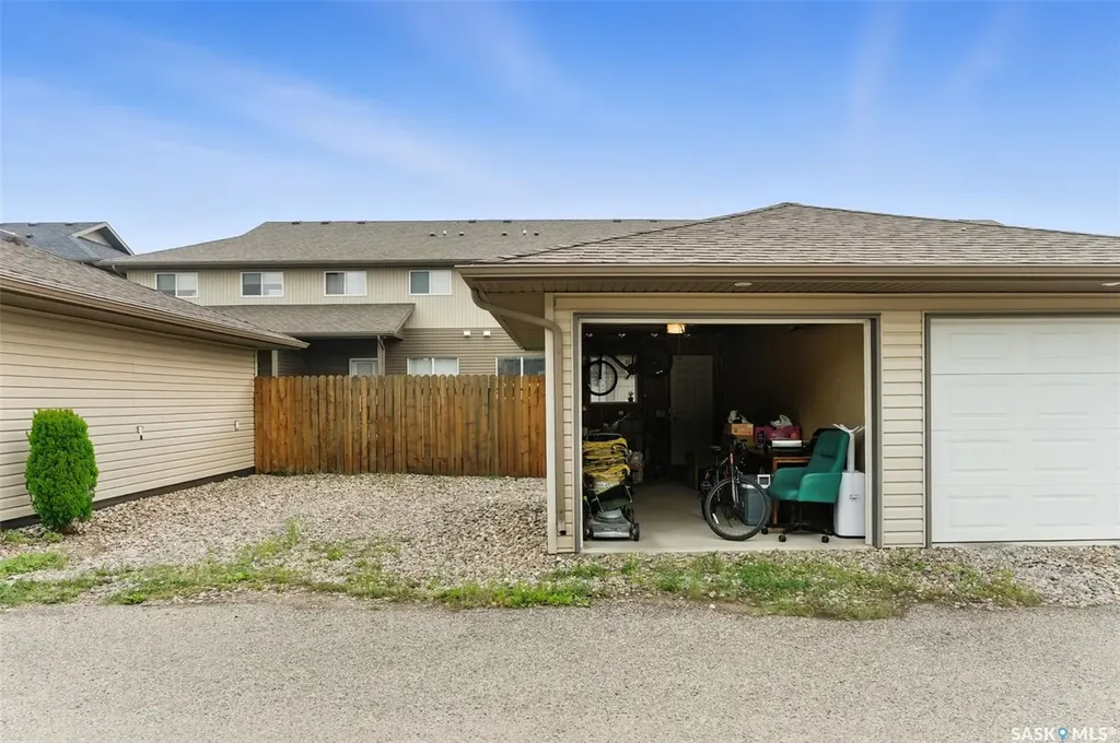 380 Willowgrove Lane Saskatoon SK S7W 0E5