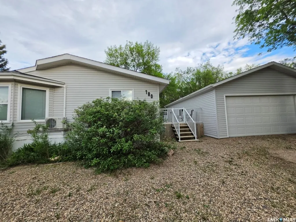 180 10th Street Buena Vista SK S2V 1B1