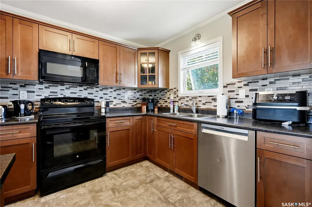 275 Pringle Lane Saskatoon SK S7T 0T5