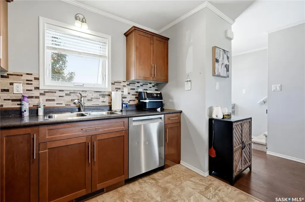 275 Pringle Lane Saskatoon SK S7T 0T5