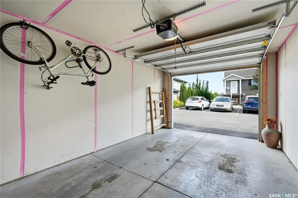 275 Pringle Lane Saskatoon SK S7T 0T5