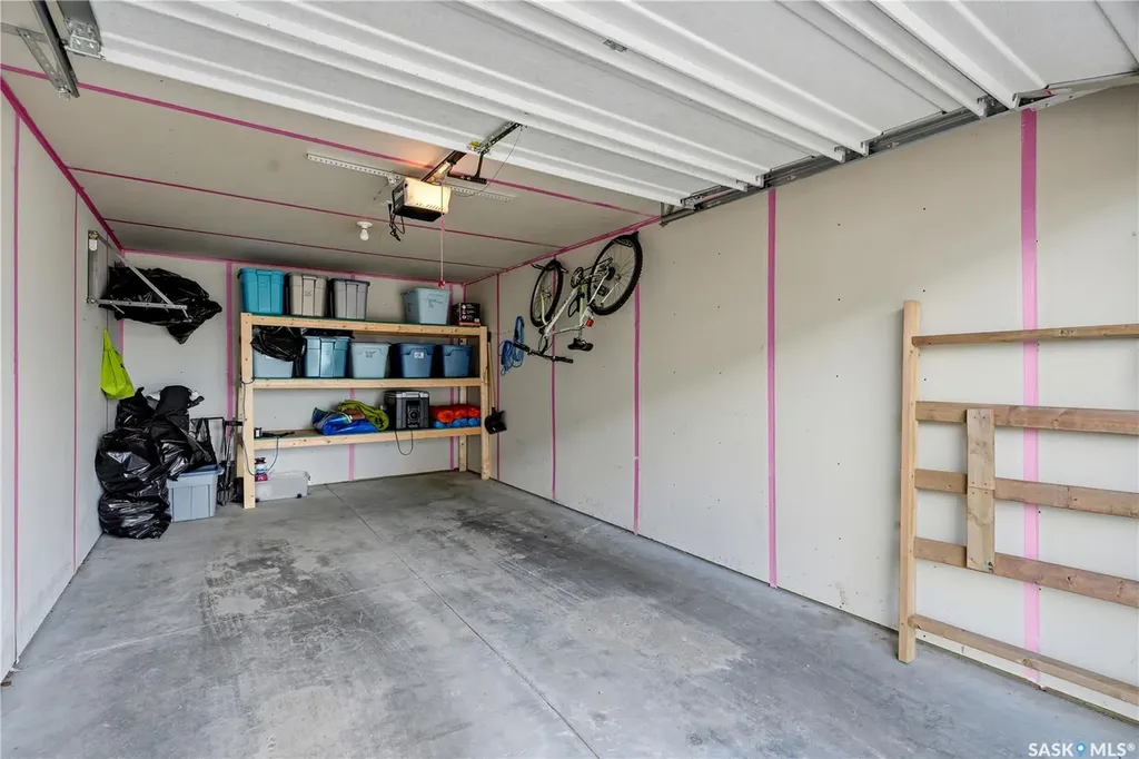 275 Pringle Lane Saskatoon SK S7T 0T5