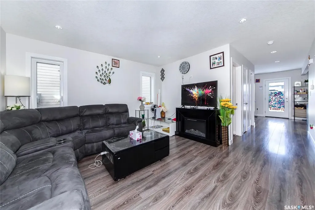 4166 Diefenbaker Drive Saskatoon SK S7I 6W8