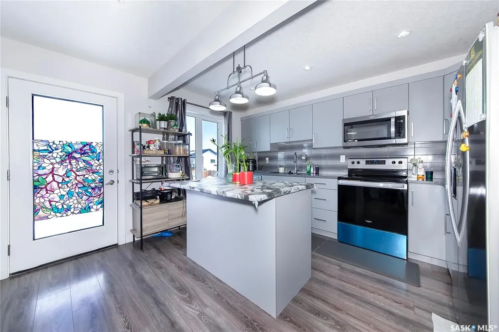 4166 Diefenbaker Drive Saskatoon SK S7I 6W8