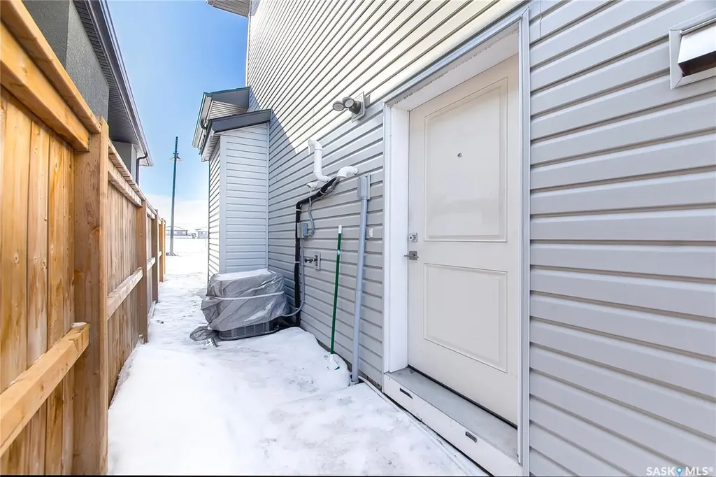 4166 Diefenbaker Drive Saskatoon SK S7I 6W8