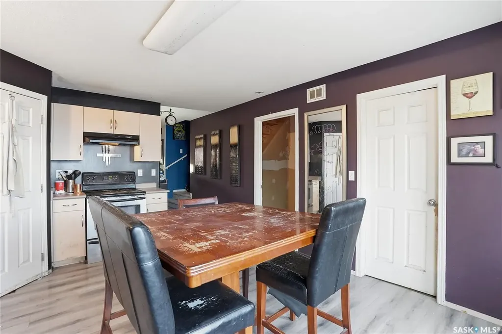 802 K Avenue N Saskatoon SK S7L 2N1