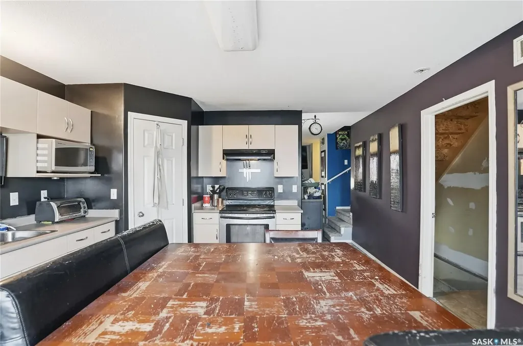 802 K Avenue N Saskatoon SK S7L 2N1